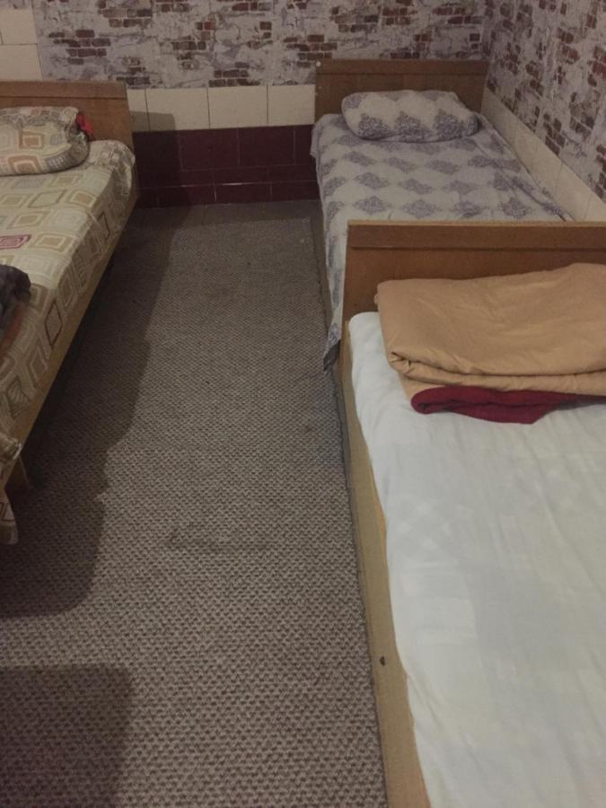 Hostel -Hotel Granat Rivne City ภายนอก รูปภาพ