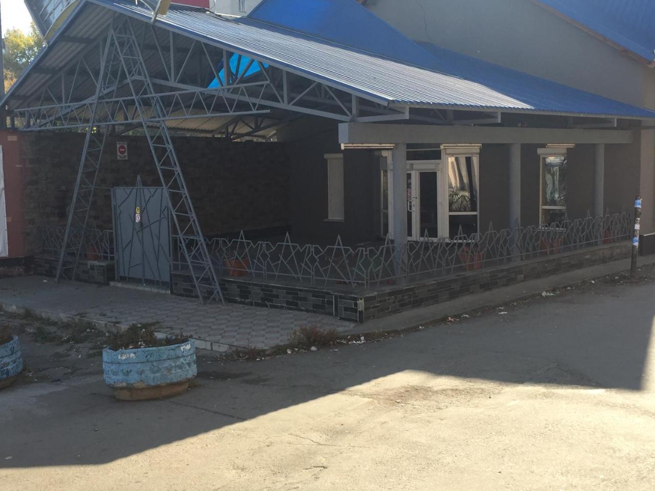 Hostel -Hotel Granat Rivne City ภายนอก รูปภาพ