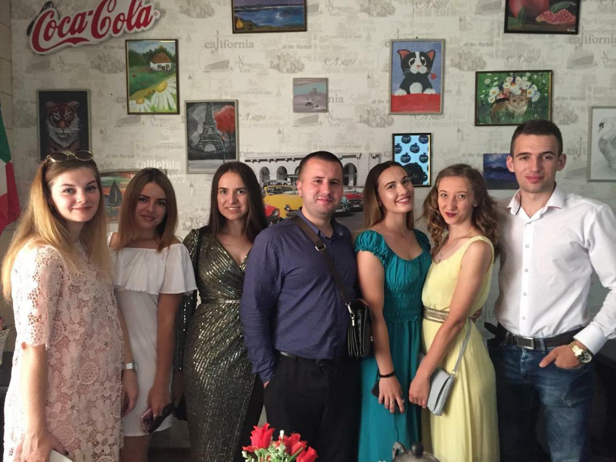 Hostel -Hotel Granat Rivne City ภายนอก รูปภาพ