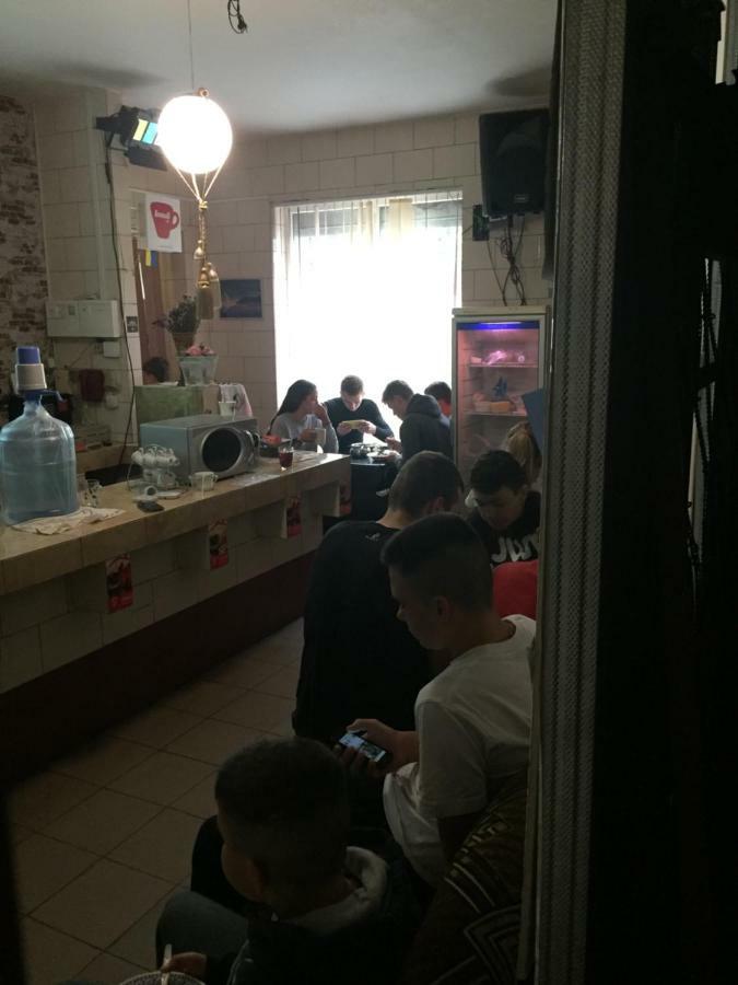 Hostel -Hotel Granat Rivne City ภายนอก รูปภาพ